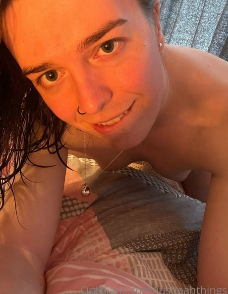 Nahá fotka uniklých OnlyFans od Justleahthings