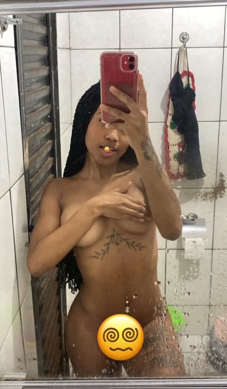 Alaston vuotanut OnlyFans-kuva Thalyne Silva