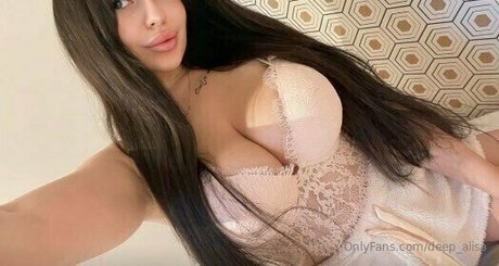 Naken lekkede OnlyFans-bilde av Deepalisa