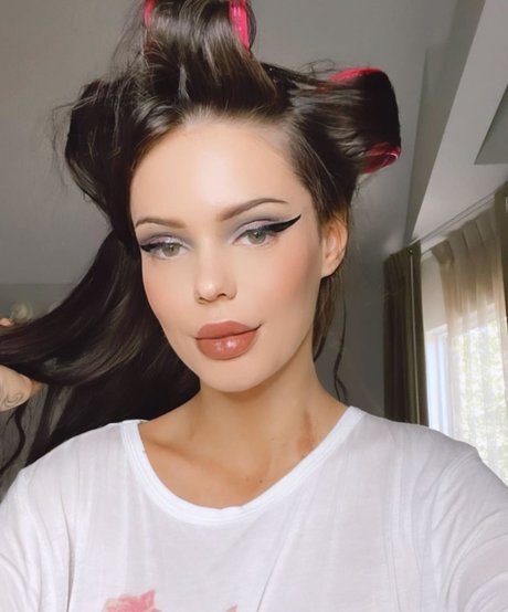 Sabrina Nellie OnlyFans 유출 누드 사진