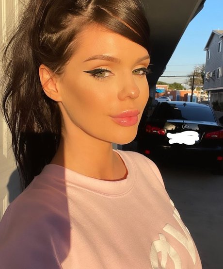 Sabrina Nellie
