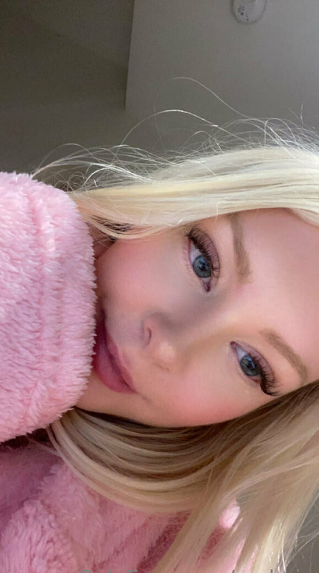 Nahá fotka uniklých OnlyFans od Rachvip