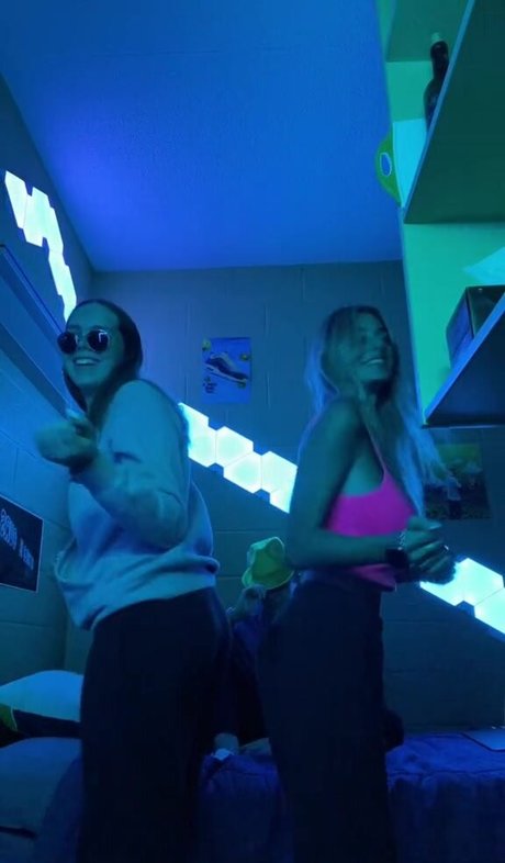 Alaston vuotanut OnlyFans-kuva Maya Franco