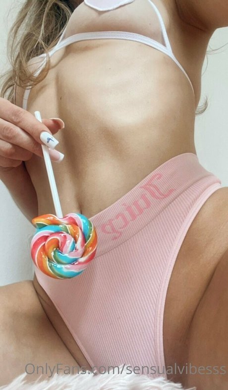 Naakte gelekte OnlyFans-foto van Sensualvibesss