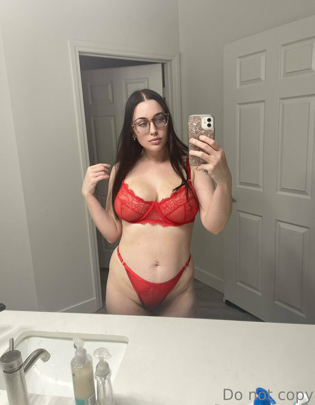Nahá fotka uniklých OnlyFans od Daniellelancaster