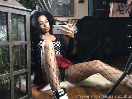 E Gamer Girlfriend