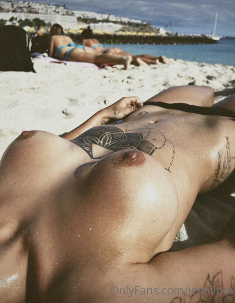 Naken lekkede OnlyFans-bilde av Jeeniibm
