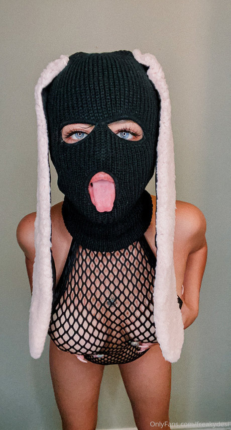 Nahá fotka uniklých OnlyFans od Freakydesi