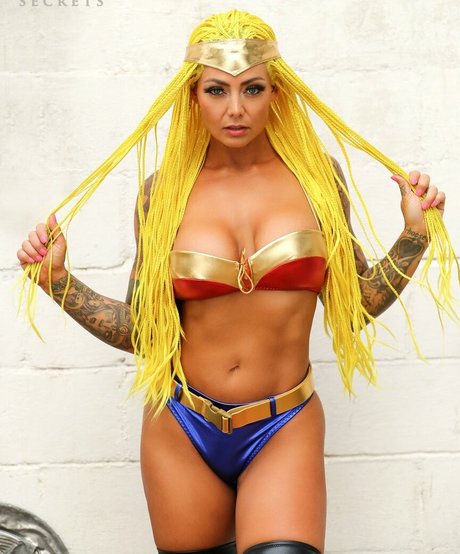 Miss Lindsay Q