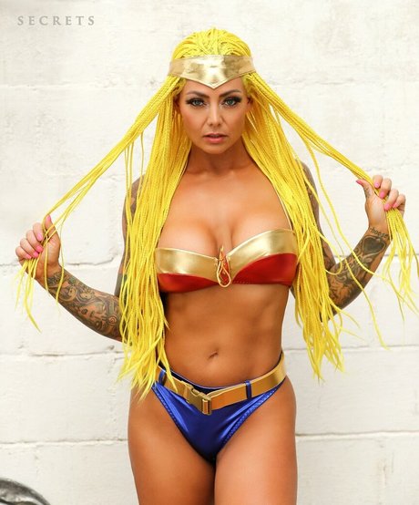 Miss Lindsay Q