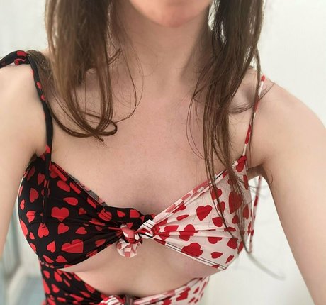 Naken läckt OnlyFans-bild av Rose Hathaway