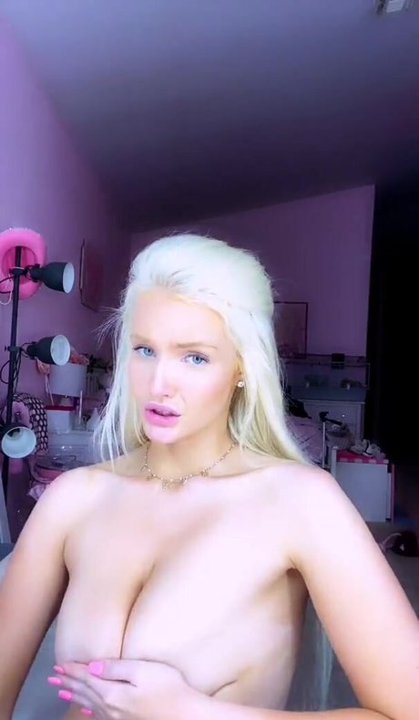 Nahá fotka uniklých OnlyFans od Linsey99