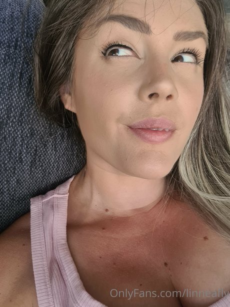 Nahá fotka uniklých OnlyFans od Linneafly