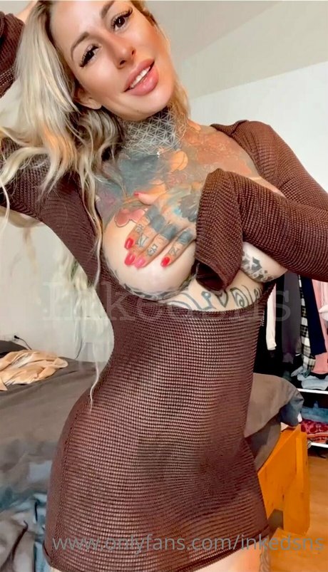Naken lekkede OnlyFans-bilde av Inkedsns