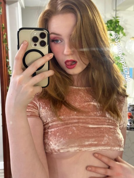 Naken lekkede OnlyFans-bilde av Pody