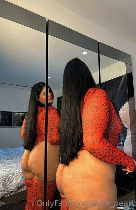 Julia_pearl