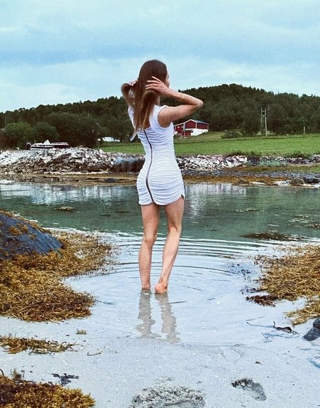 Wilfjell OnlyFansリークヌード写真