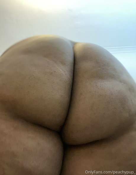 Nahá fotka uniklých OnlyFans od Peachypup
