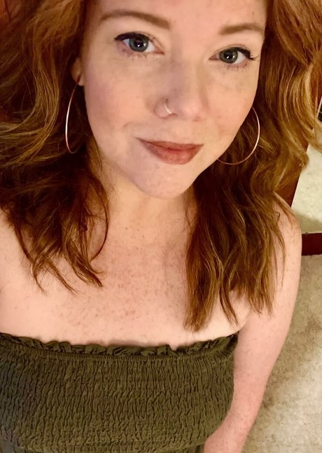 Naken läckt OnlyFans-bild av Naughtyexpastorswife