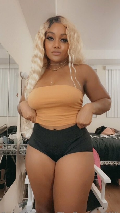 Photo nue de fuite OnlyFans de Thesymbolofkim