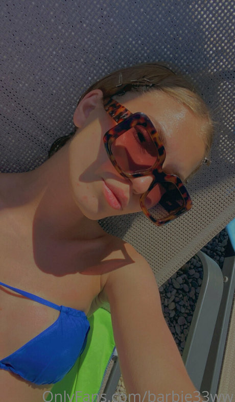 Naken läckt OnlyFans-bild av Barbie33ww