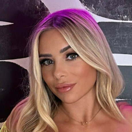 Nacktes geleaktes OnlyFans-Foto von Miley Mayes