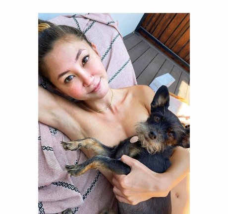 Foto desnuda filtrada de OnlyFans de Kimiko Glenn