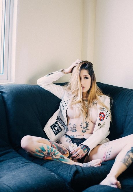 Nahá fotka uniklých OnlyFans od Jacqueline Faccio