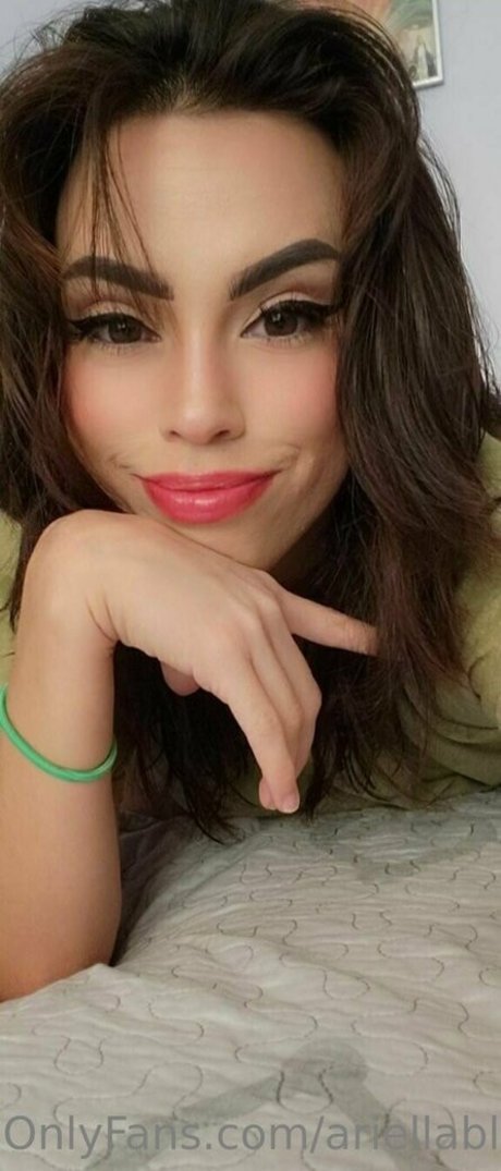 Nahá fotka uniklých OnlyFans od Ariellabloom