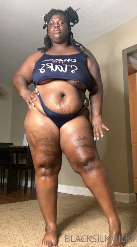 Naken läckt OnlyFans-bild av Sexyblacksilkp1