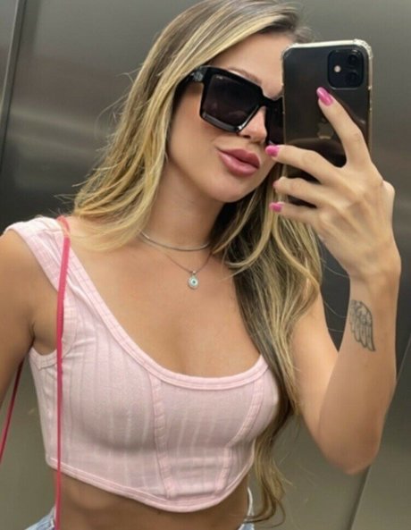 Nahá fotka uniklých OnlyFans od Carla Bruno
