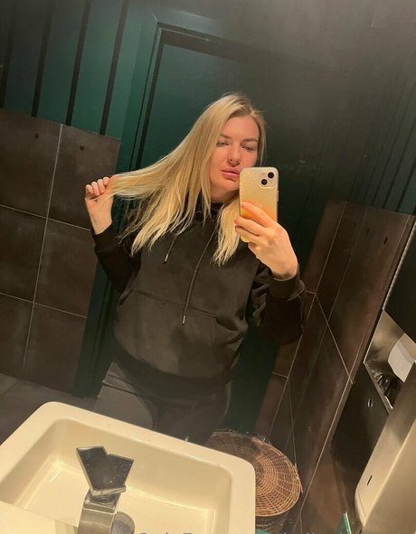 Thehottestmom