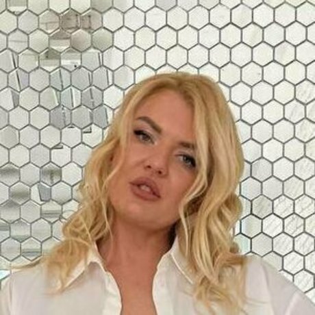 Thehottestmom