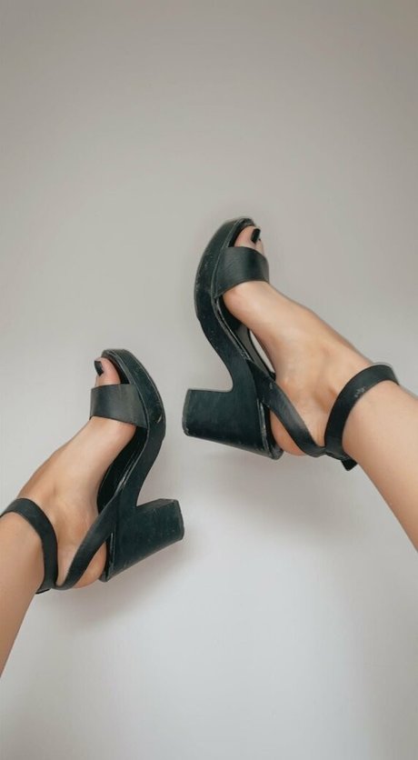 Unigirlfeet