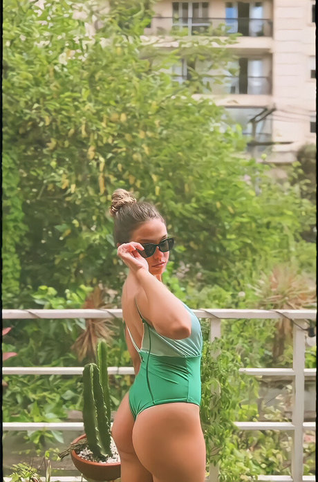 Bruna16