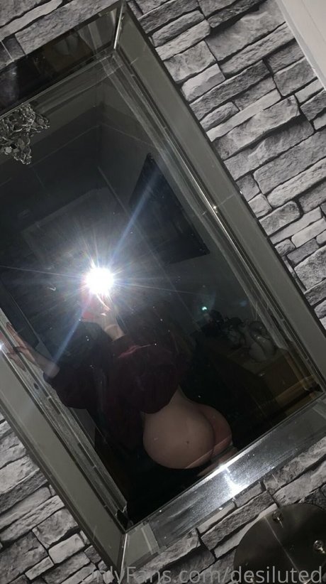 Nahá fotka uniklých OnlyFans od Desiluted