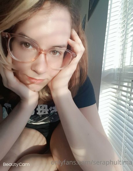 Naken läckt OnlyFans-bild av Seraphultima