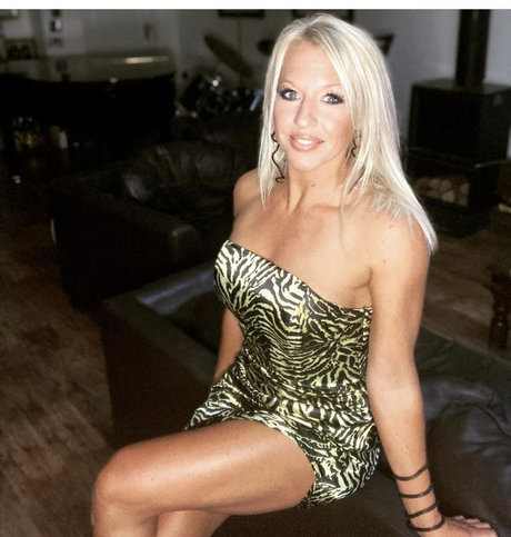 Nahá fotka uniklých OnlyFans od Gail Emms