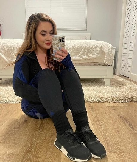Naakte gelekte OnlyFans-foto van Veronica Rose