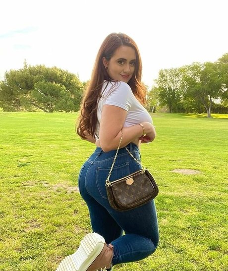 Veronica Rose