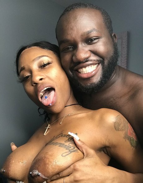 Nahá fotka uniklých OnlyFans od Semajmedia