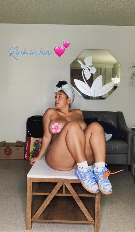 Nagie wyciekłe zdjęcie OnlyFans od Scarletcas