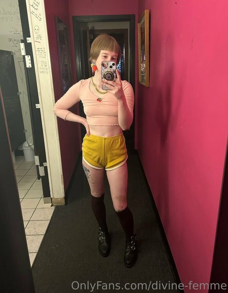 Divinefemme  nude leaked OnlyFans photo