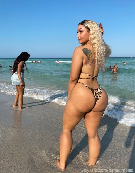 Nahá fotka uniklých OnlyFans od Darla Dimples