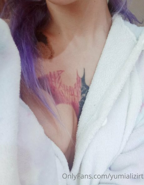 Naakte gelekte OnlyFans-foto van Yumializirt