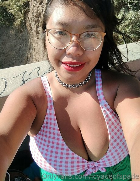 Naken läckt OnlyFans-bild av Icyaceofspade