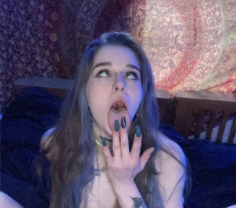 Naken läckt OnlyFans-bild av Cosmicalienlove