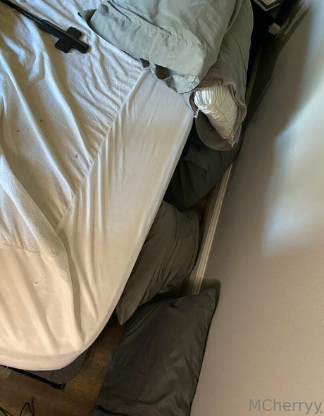 Nahá fotka uniklých OnlyFans od Mcherryyy