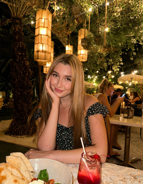 Naakte gelekte OnlyFans-foto van Kerryme