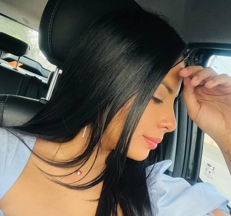 Naakte gelekte OnlyFans-foto van Luisa Espinoza